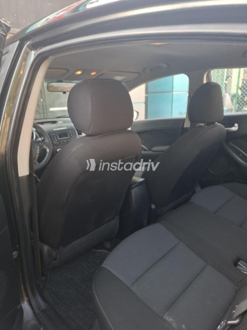 Kia Cerato 2017 White Automatic Used for Sale in Greater Cairo ( Cairo + Giza) - 7