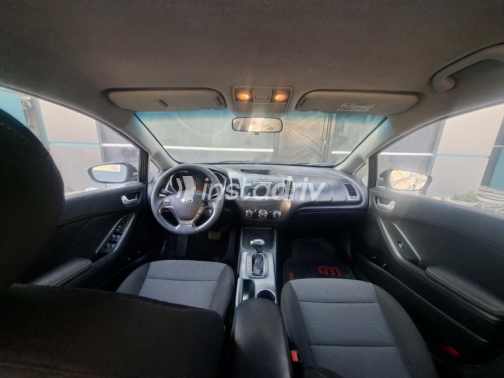 Kia Cerato 2017 White Automatic Used for Sale in Greater Cairo ( Cairo + Giza) - 9