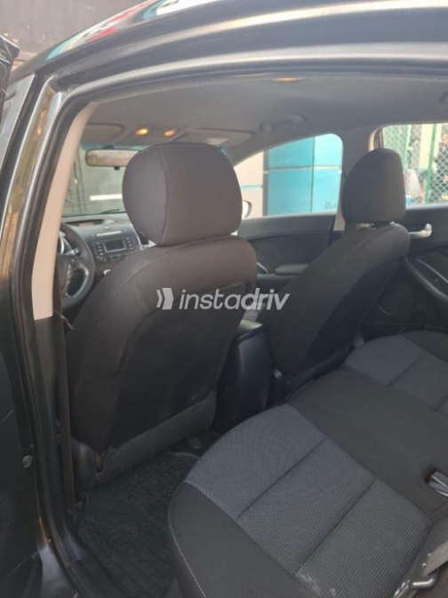 Kia Cerato 2017 White Automatic Used for Sale in Greater Cairo ( Cairo + Giza) - 10