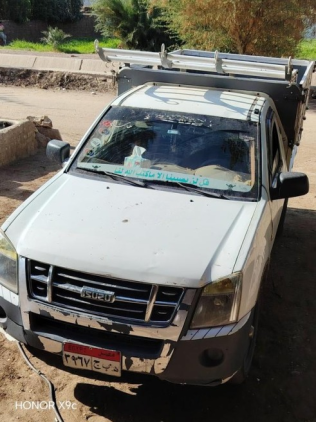 Isuzu D max 2010 White Automatic Used for Sale in Sohag