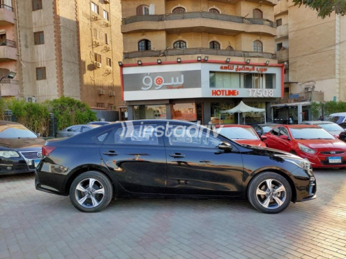 كيا سيراتو 2019 أسود أوتوماتيك مستعملة للبيع في المعادى - 3