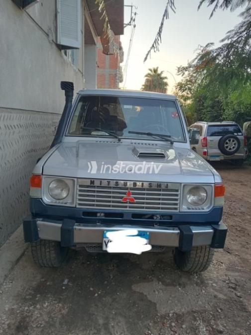 Mitsubishi Pajero 1990 Silver Automatic Used for Sale in 6 October - 8
