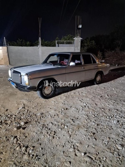 Mercedes 200 1976 Silver Automatic Used for Sale in 10th of Ramadan - 3