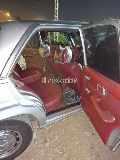 Mercedes 200 1976 Silver Automatic Used for Sale in 10th of Ramadan - 8