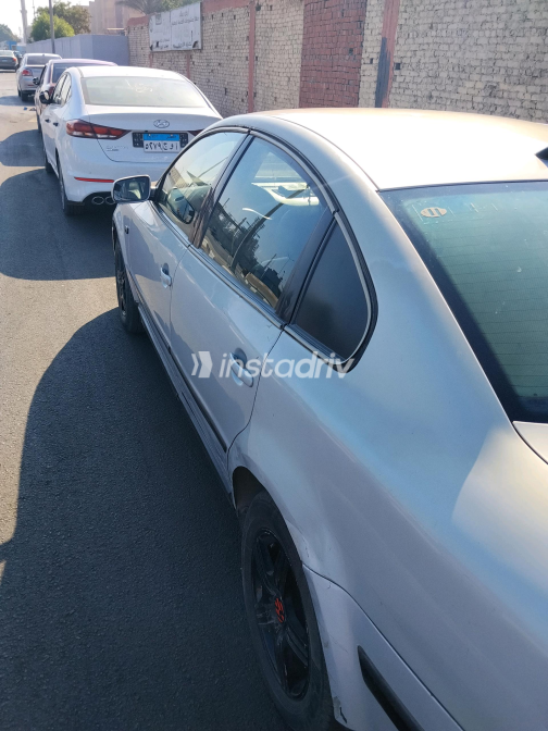 فولكس فاغن باسات 2000 فضي أوتوماتيك مستعملة للبيع في القاهرة - 2