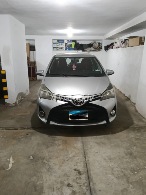 Toyota Yaris 2017 Silver Automatic Used for Sale in Cairo - 3