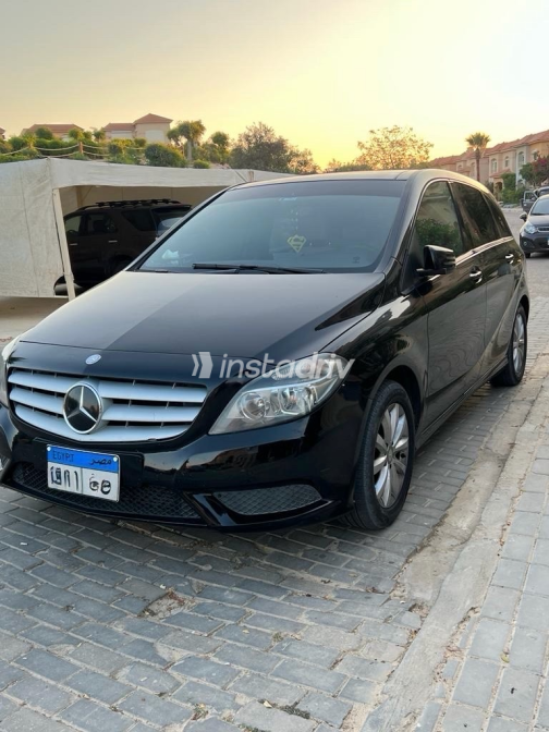 Mercedes B 180 2014 Black Automatic Used for Sale in Maadi - 2