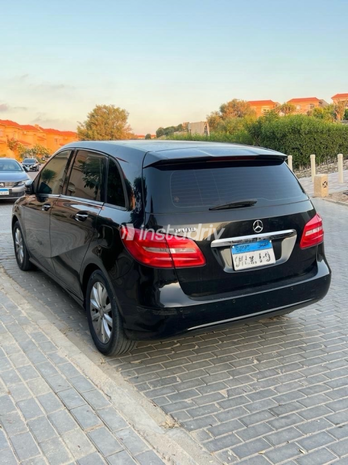 Mercedes B 180 2014 Black Automatic Used for Sale in Maadi - 4