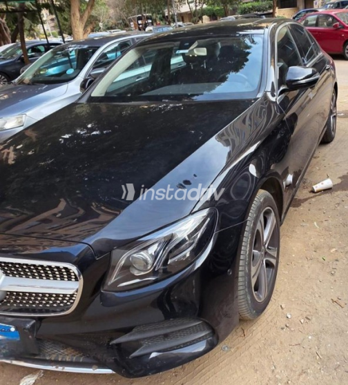 مرسيدس E 200 2020 أسود أوتوماتيك مستعملة للبيع في مصر الجديدة - 3