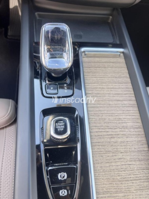 فولفو XC60 2026 أزرق غامق أوتوماتيك مستعملة للبيع في المعادى - 10