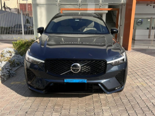 فولفو XC60 2026 أزرق غامق أوتوماتيك مستعملة للبيع في المعادى