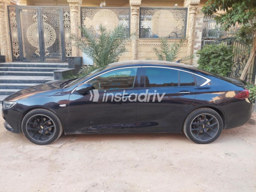 Opel Insignia 2019 White Automatic Used for Sale in Greater Cairo ( Cairo + Giza) - 4