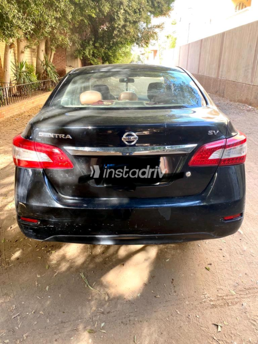 Nissan Sentra 2017 Black Automatic Used for Sale in El Haram - 4