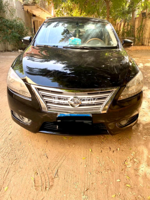 Nissan Sentra 2017 Black Automatic Used for Sale in El Haram - 5
