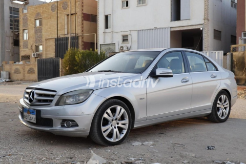 Mercedes C 180 2010 Silver Automatic Used for Sale in 10th of Ramadan - 2