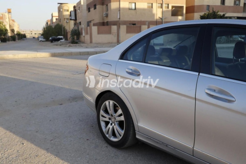 Mercedes C 180 2010 Silver Automatic Used for Sale in 10th of Ramadan - 5