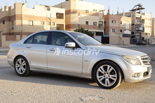 Mercedes C 180 2010 Silver Automatic Used for Sale in 10th of Ramadan - 9