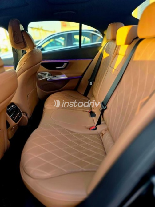 Mercedes E 200 2026 Black Automatic Used for Sale in Sheikh Zayed City - 8