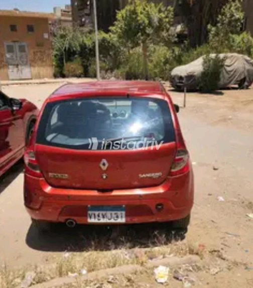 Renault Sandero 2014 Red Automatic Used for Sale in Nasr city - 1