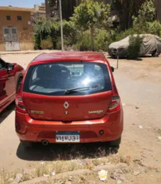 Renault Sandero 2014 Red Automatic Used for Sale in Nasr city