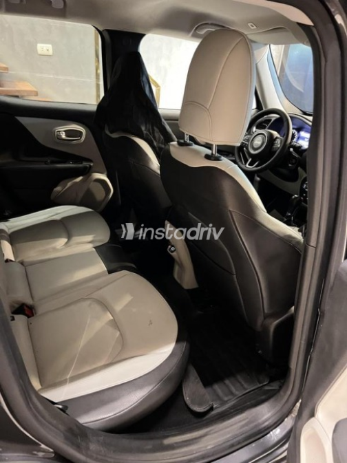 Jeep Renegade 2022 White Automatic Used for Sale in Greater Cairo ( Cairo + Giza) - 8