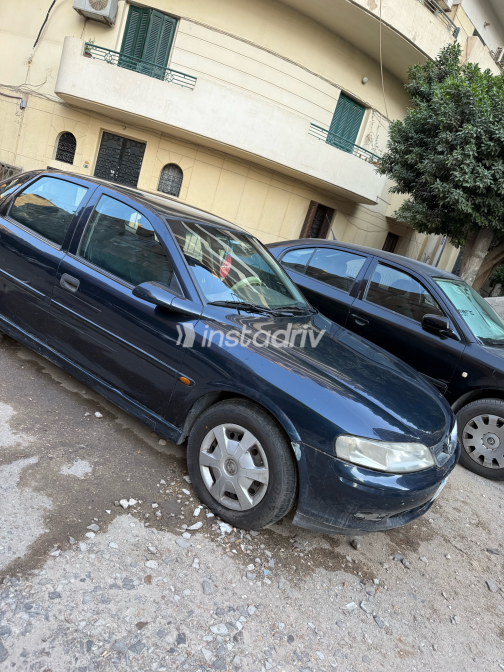 Opel Vectra 2000 White Manual Used for Sale in Heliopolis - 1