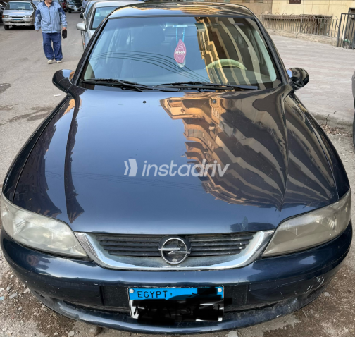 Opel Vectra 2000 White Manual Used for Sale in Heliopolis - 2