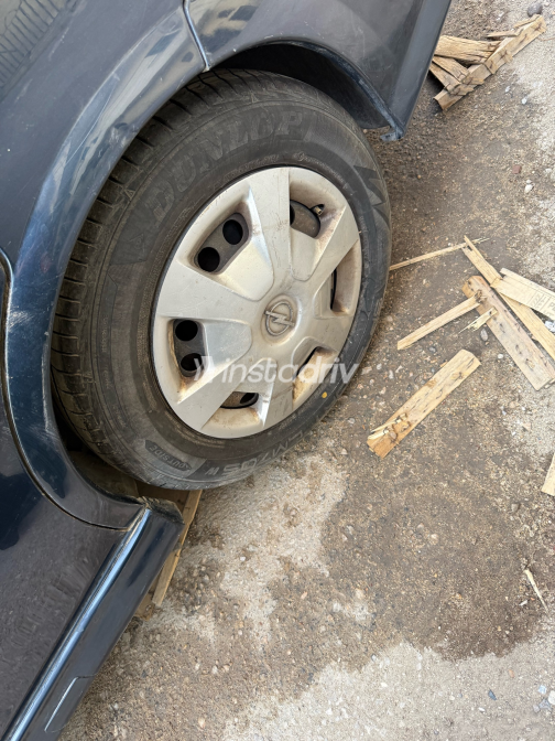 Opel Vectra 2000 White Manual Used for Sale in Heliopolis - 3