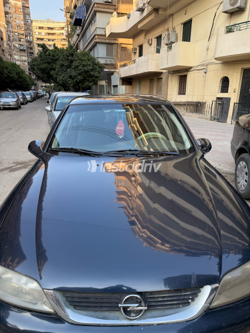 Opel Vectra 2000 White Manual Used for Sale in Heliopolis - 5