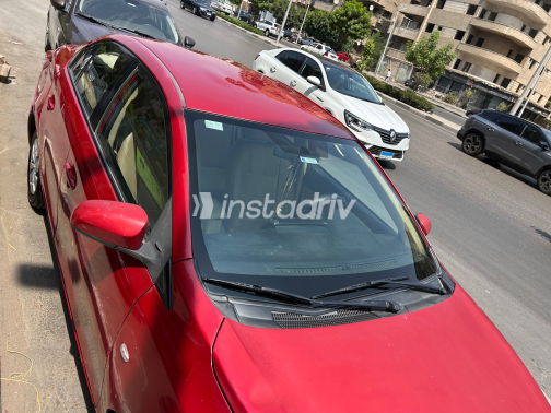 تويوتا ياريس 2015 أبيض أوتوماتيك مستعملة للبيع في مصر الجديدة - 3