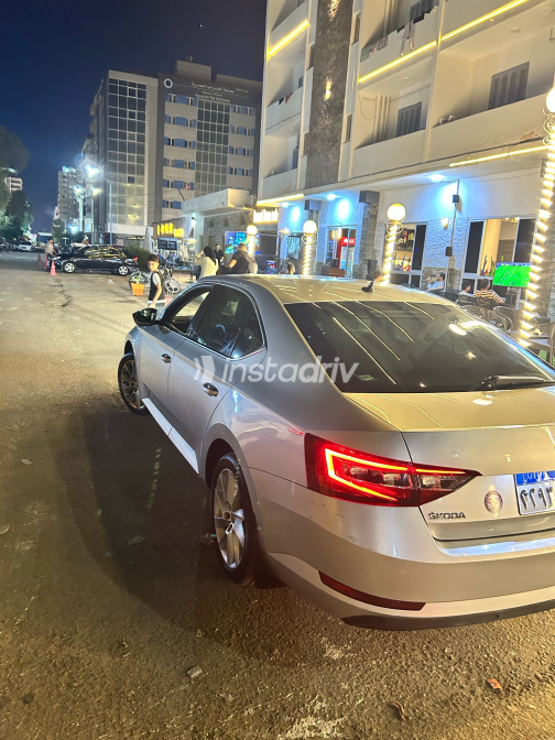 سكودا سوبيرب 2018 فضي أوتوماتيك مستعملة للبيع في مرسى مطروح - 7
