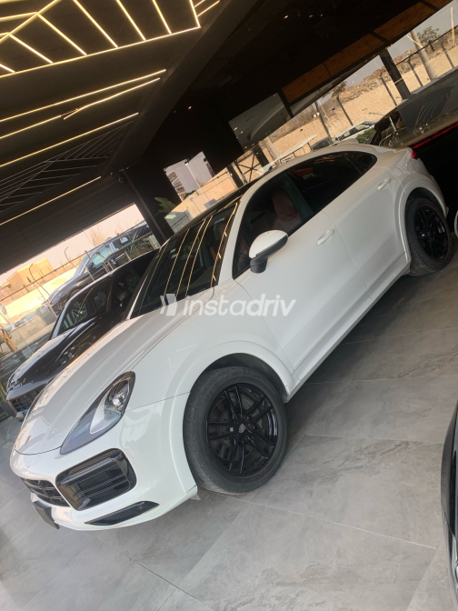 Porsche Cayenne S 2021 White Automatic Used for Sale in Cairo - 8
