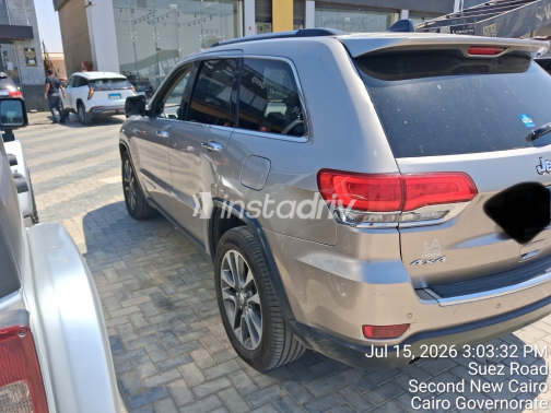 Jeep Grand Cherokee 2018 Beige Automatic Used for Sale in Giza - 3