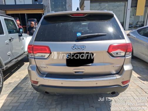 Jeep Grand Cherokee 2018 Beige Automatic Used for Sale in Giza - 4