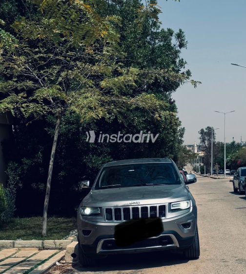 Jeep Grand Cherokee 2018 Beige Automatic Used for Sale in Giza - 6