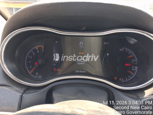 Jeep Grand Cherokee 2018 Beige Automatic Used for Sale in Giza - 9