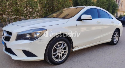 مرسيدس CLA 180 2015 أبيض أوتوماتيك مستعملة للبيع في 6 أكتوبر - 5