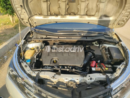 Toyota Corolla 2014 Silver Automatic Used for Sale in Cairo - 5