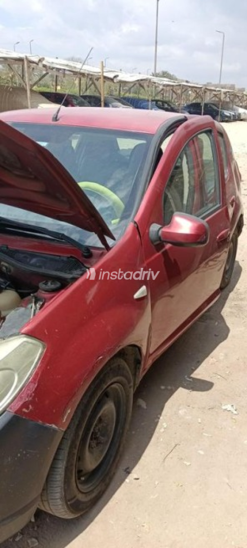 Renault Sandero 2012 Dark Red Automatic Used for Sale in Mohandessin - 2