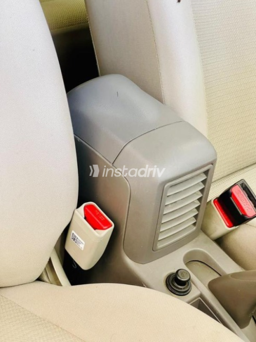 Nissan Sunny 2024 Gold Automatic Used for Sale in Greater Cairo ( Cairo + Giza) - 5
