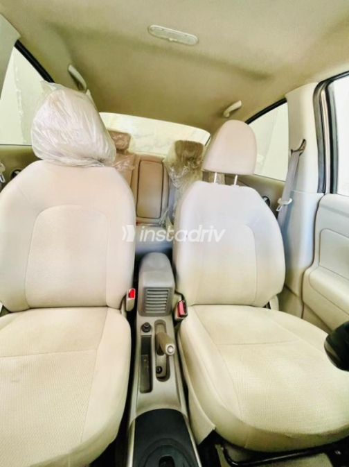 Nissan Sunny 2024 Gold Automatic Used for Sale in Greater Cairo ( Cairo + Giza) - 8