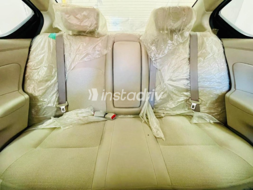 Nissan Sunny 2024 Gold Automatic Used for Sale in Greater Cairo ( Cairo + Giza) - 9
