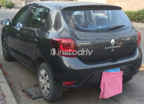 Renault Sandero 2019 Dark Gray Automatic Used for Sale in Sheikh Zayed City - 5