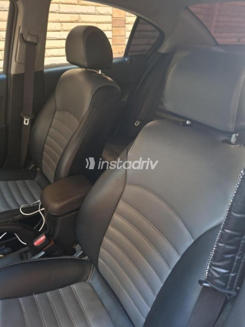Chevrolet Cruze 2016 White Automatic Used for Sale in Greater Cairo ( Cairo + Giza) - 3