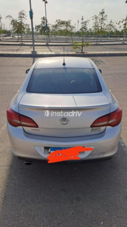 Opel Astra 2021 White Automatic Used for Sale in Greater Cairo ( Cairo + Giza) - 3