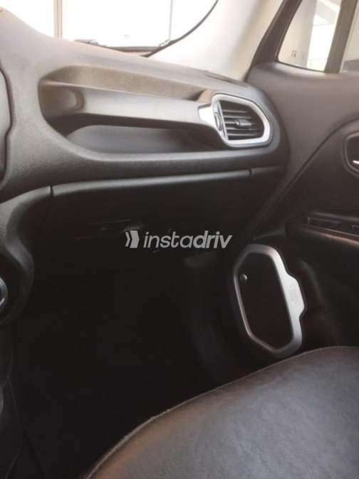 Jeep Renegade 2016 Black Automatic Used for Sale in Cairo - 5