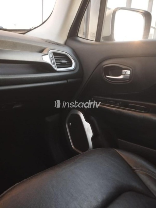 Jeep Renegade 2016 Black Automatic Used for Sale in Cairo - 6