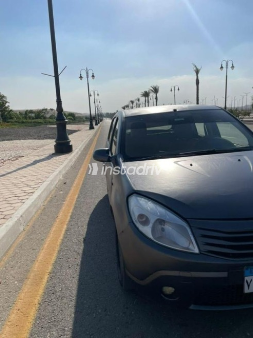 Renault Sandero 2011 Black Automatic Used for Sale in Cairo - 2
