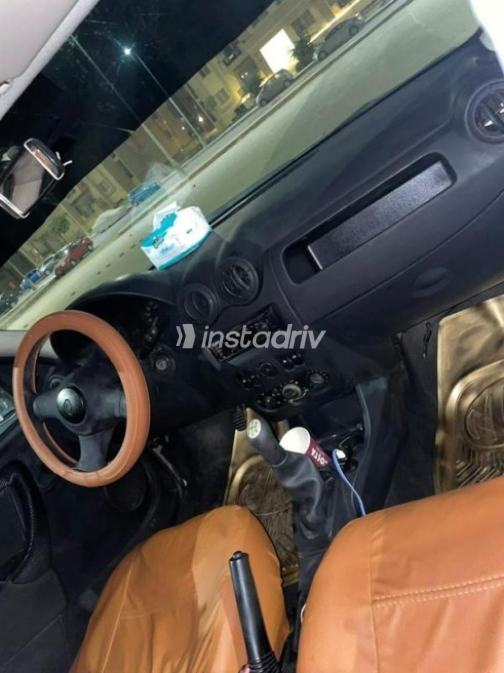Renault Sandero 2011 Black Automatic Used for Sale in Cairo - 3