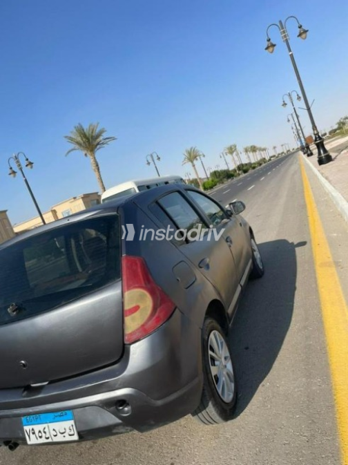 Renault Sandero 2011 Black Automatic Used for Sale in Cairo - 4
